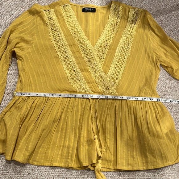 RD+ Koko boho faux wrap and lace blouse M-L - Picture 8 of 9